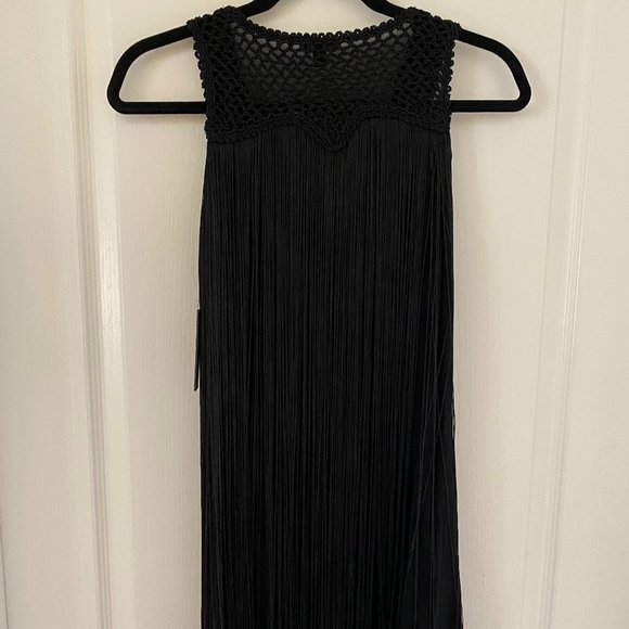 GUESS Black Crochet-Yoke Fringe Shift Dress - Picture 4 of 10